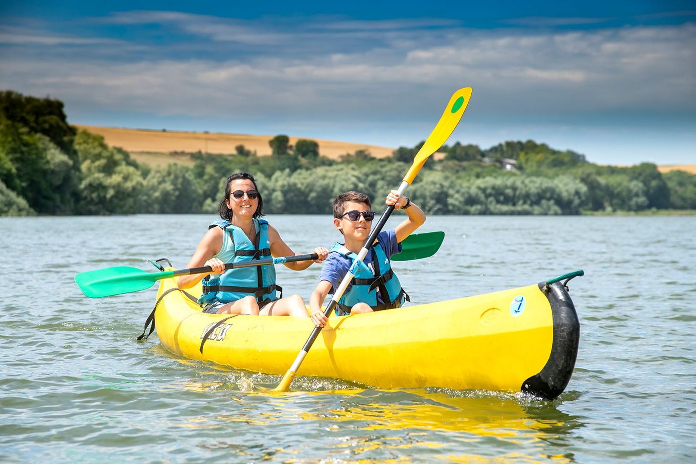 Canoë sur le lac de Bairon