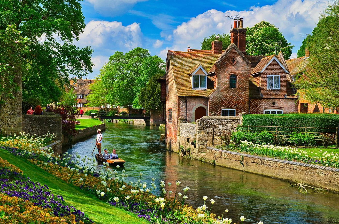 Canterbury - barque sur le Stour © Luigi Petro - stock.adobe.com