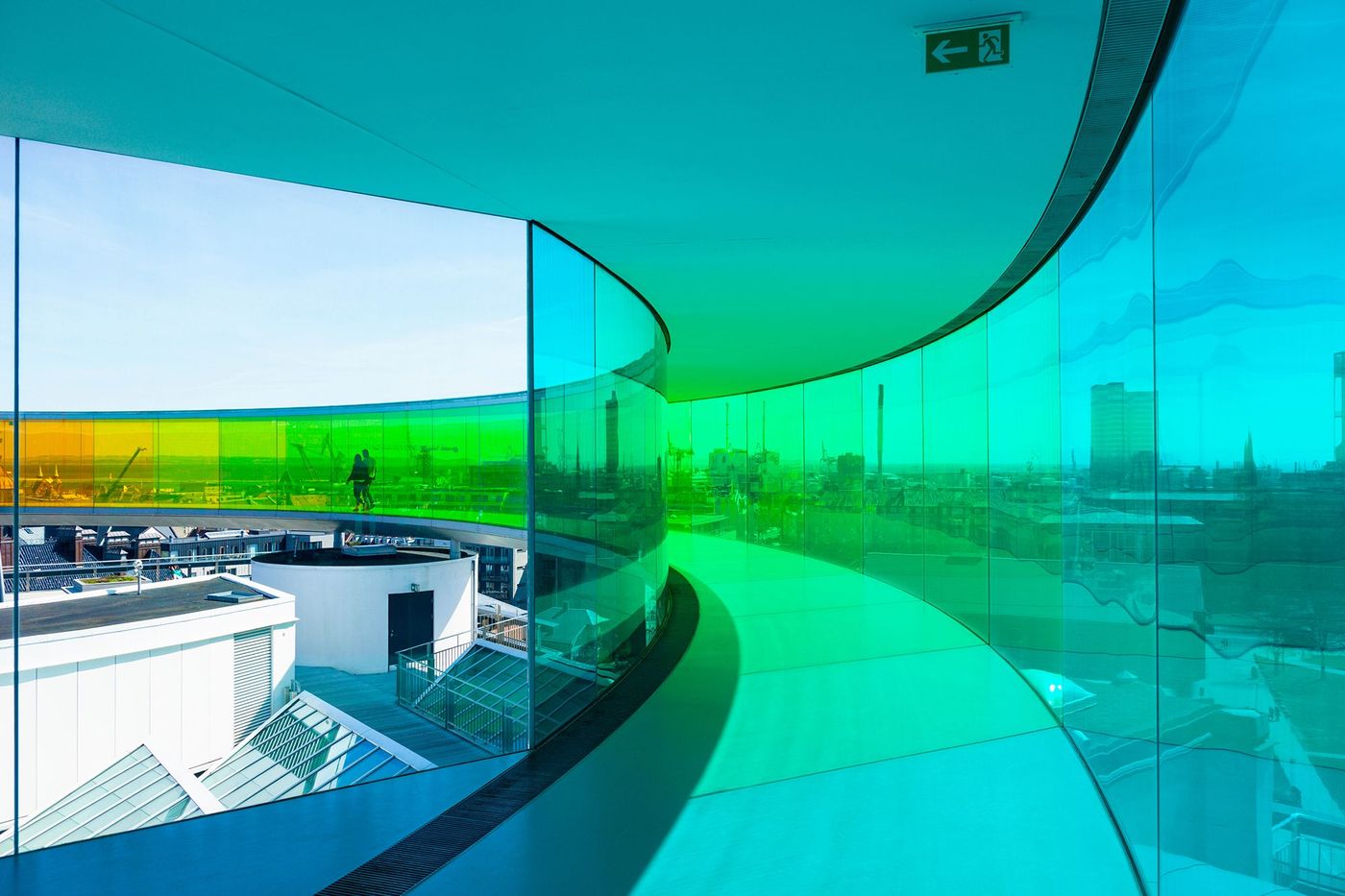 Centre d’art Aros - couronne arc-en-ciel