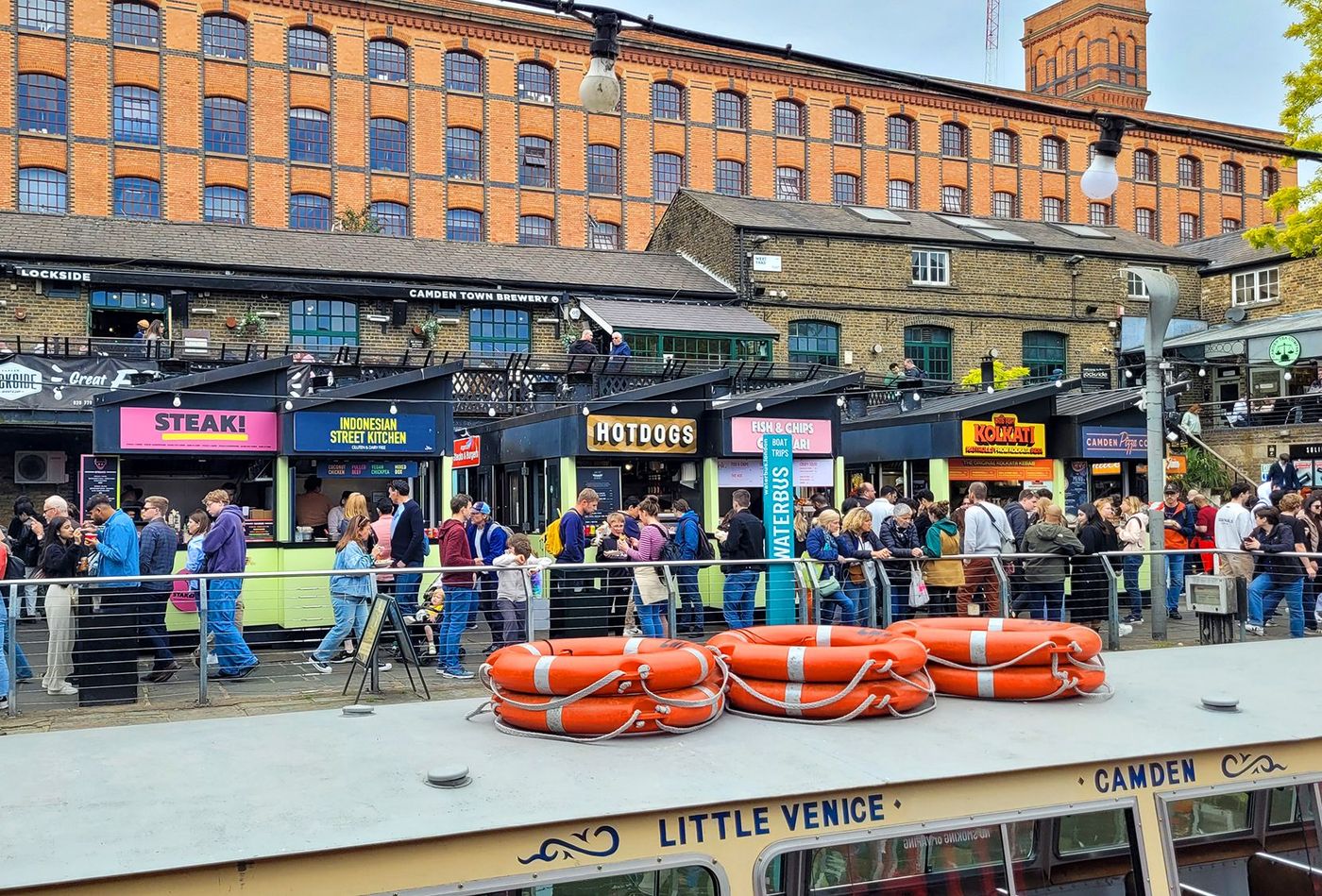 Chalets extérieurs de street food - Camden Lock