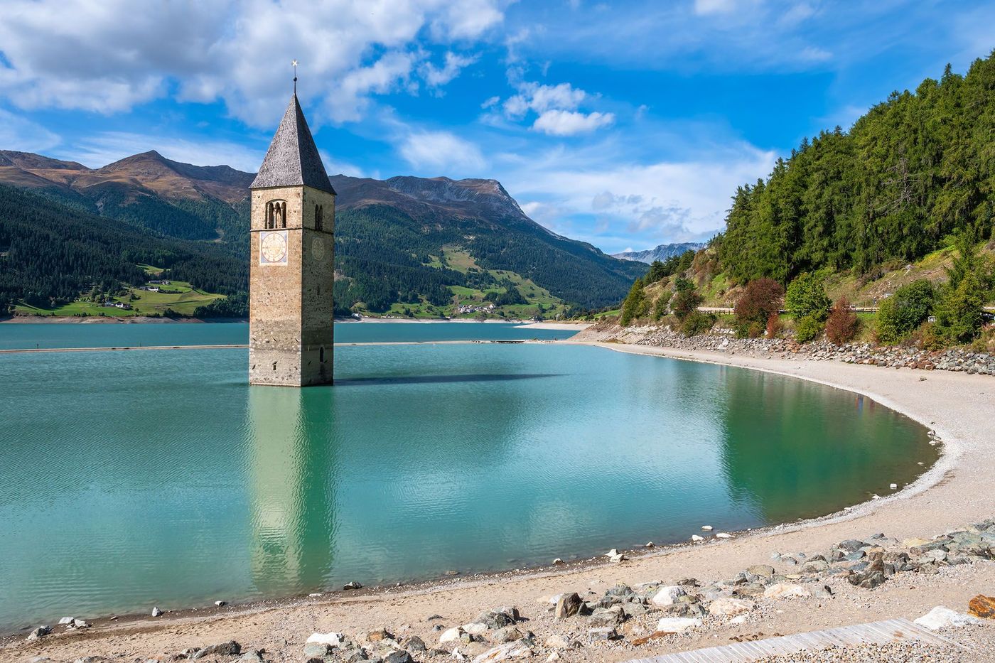 Clocher du lac de Resia