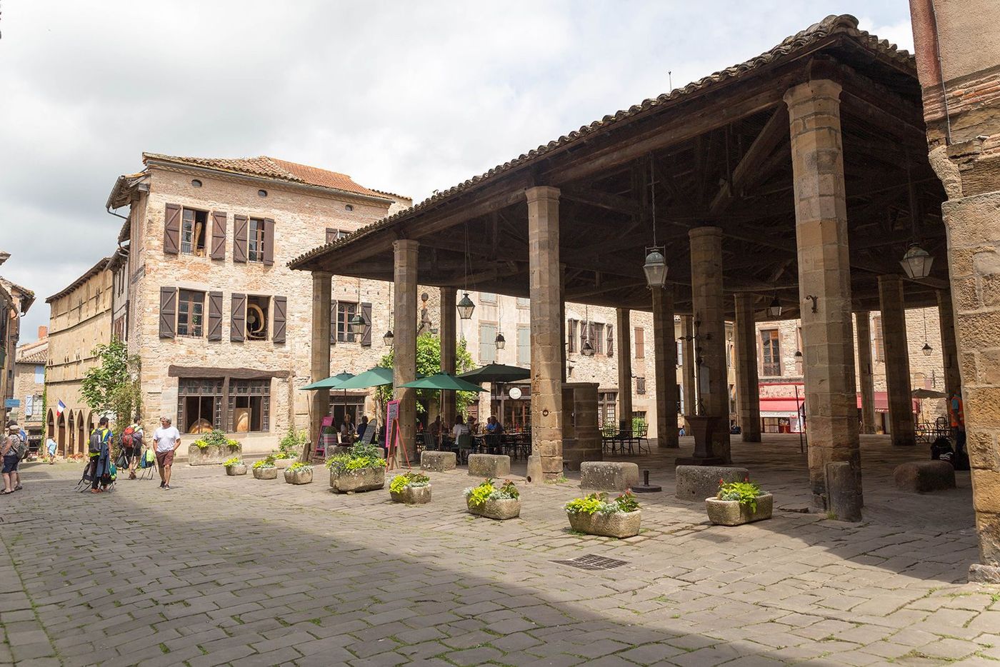 Tarn Cordes-sur-Ciel Place de la Halle