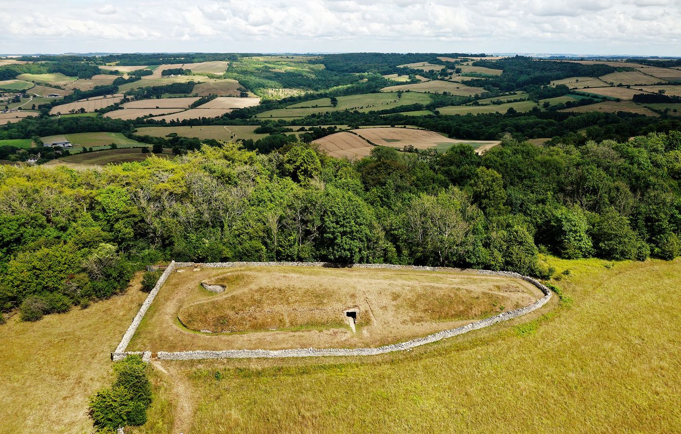 Cotswolds - tumulus