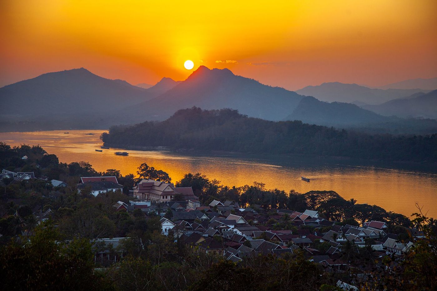 Coucher de soleil depuis le mont Phousi