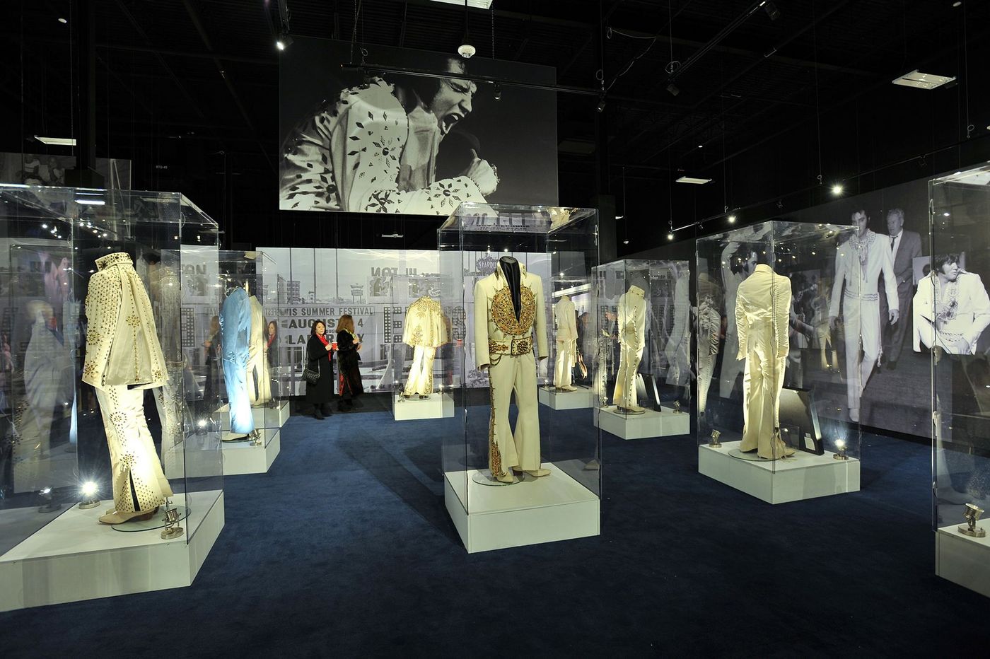Elvis Experience Tour - costumes