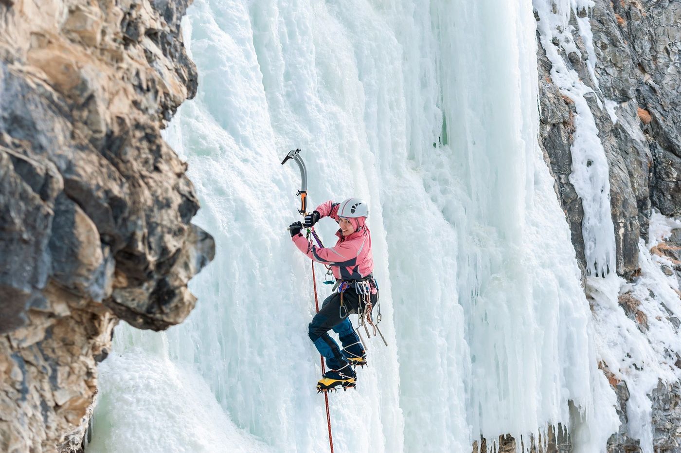 Escalade sur cascade de glace