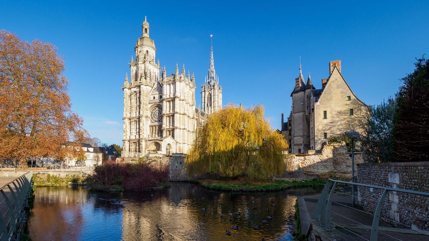 Vue sur la cathédrale Notre Dame d'Evreux