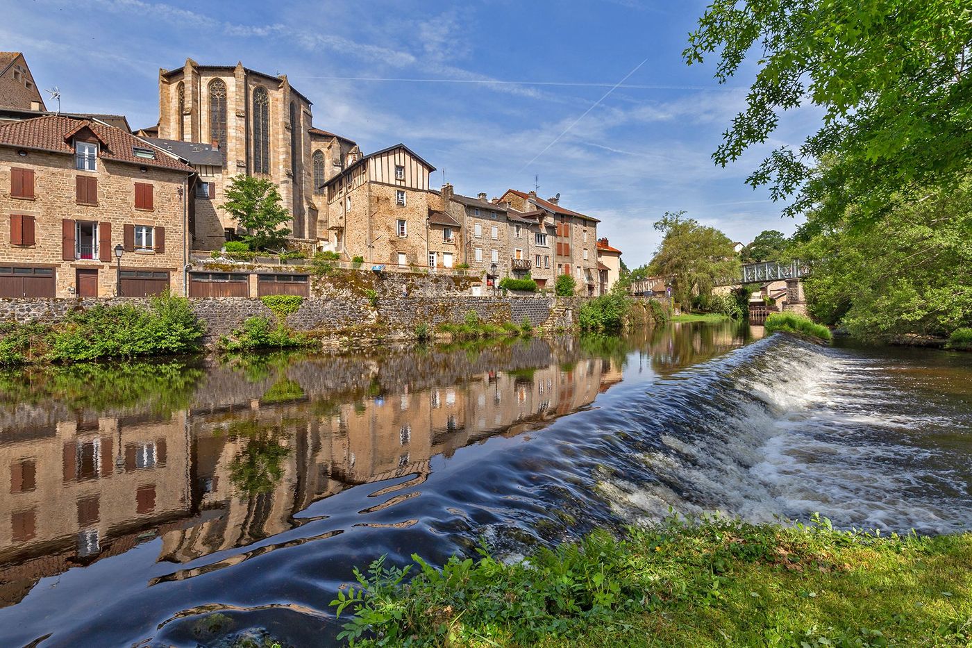 Eymoutiers - village et Vienne