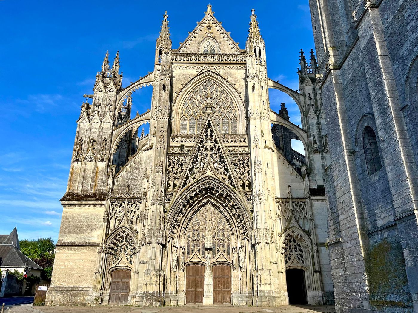 Façade de l’abbaye de La Trinité