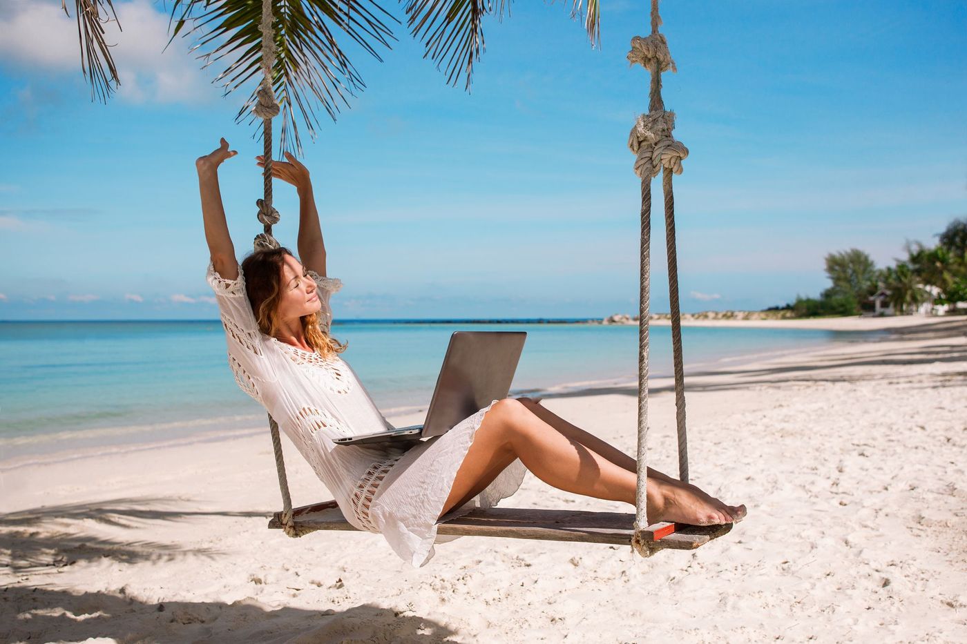 Femme Voyage Ordinateur