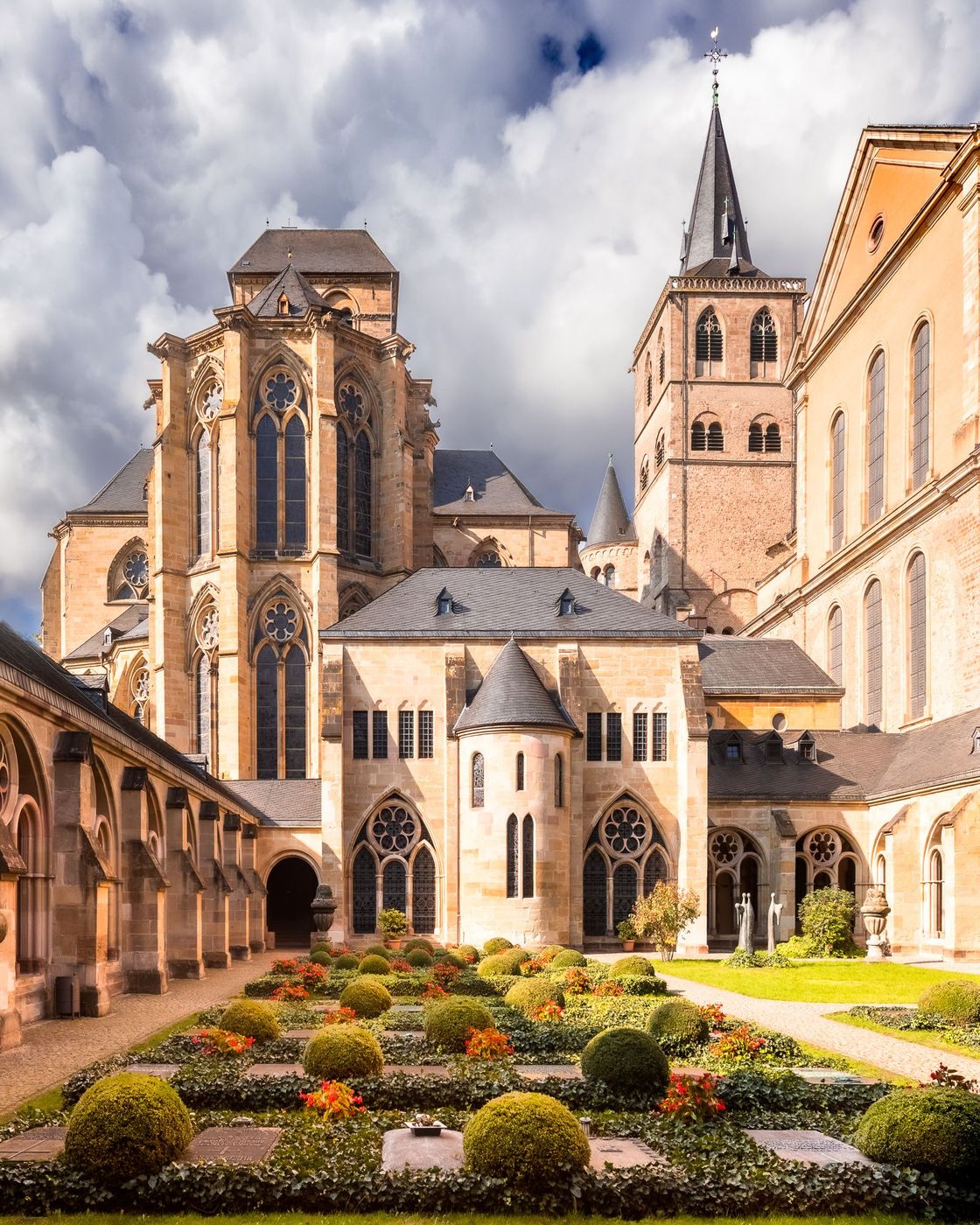 Les monuments romains, la cathédrale et l’église Notre-Dame de Trèves
