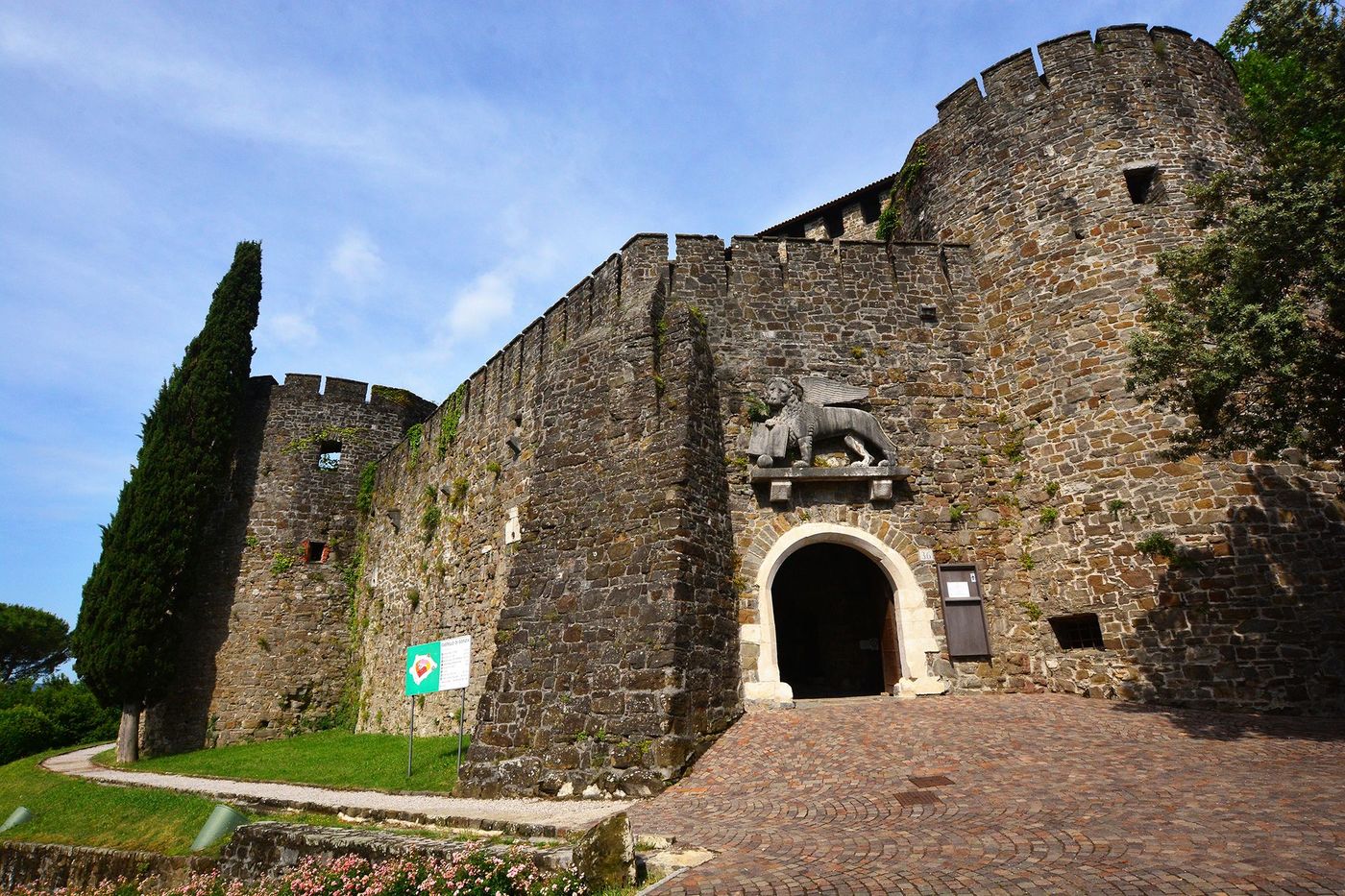 Italie Frioul Gorizia Château médiéval