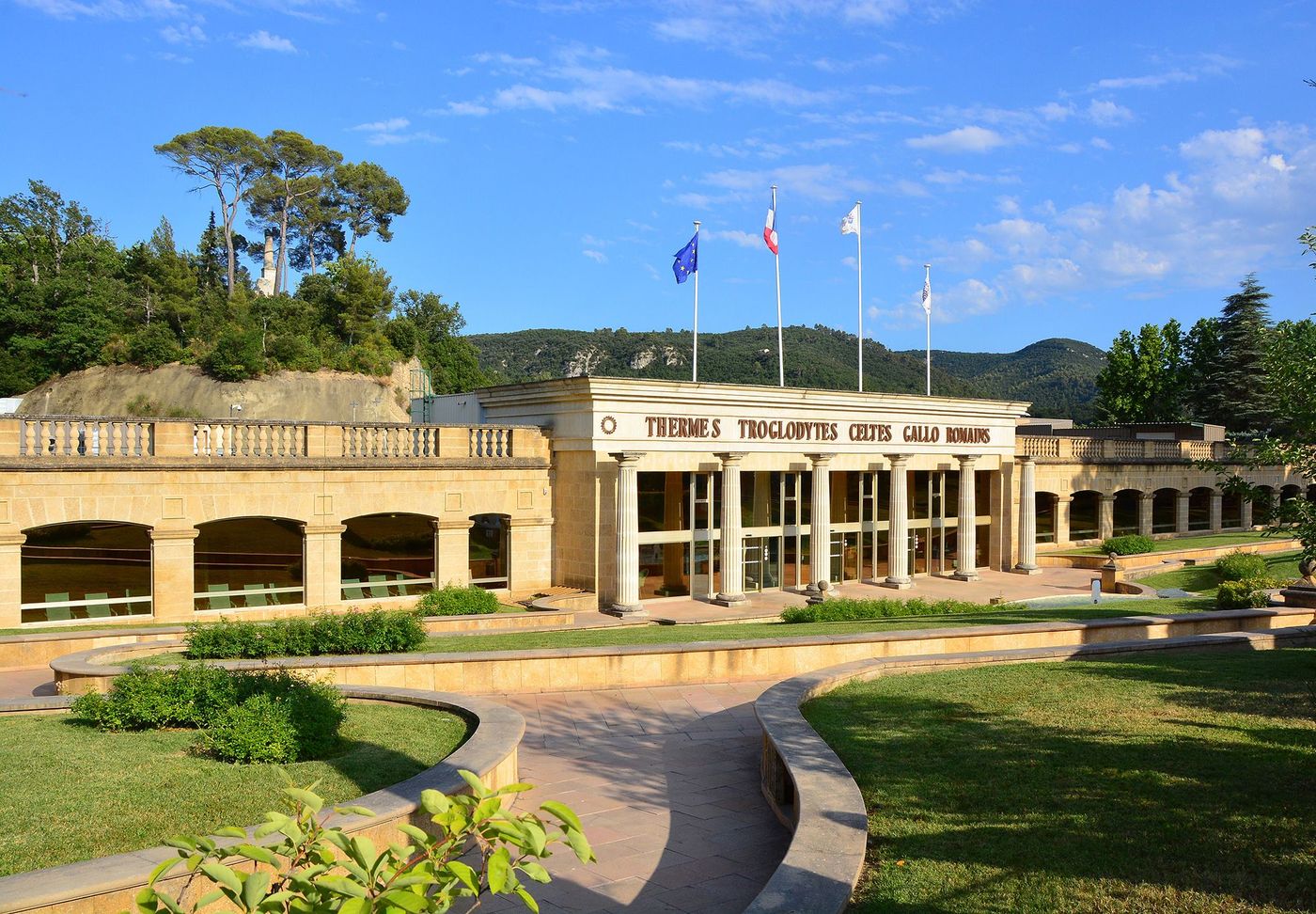 Gréoux-les-Bains Thermes troglodytiques