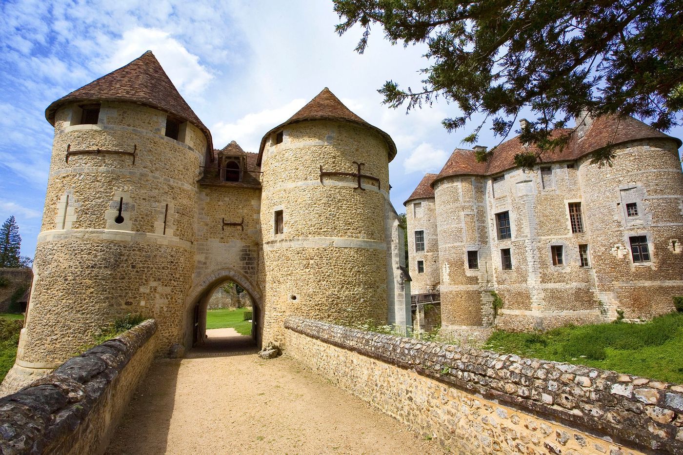 Harcourt : château du moyen-âge, Eure