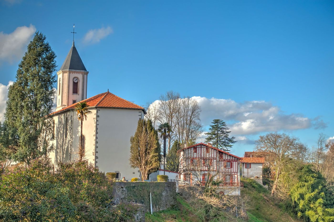 Haut-Cambo - église Saint-Laurent