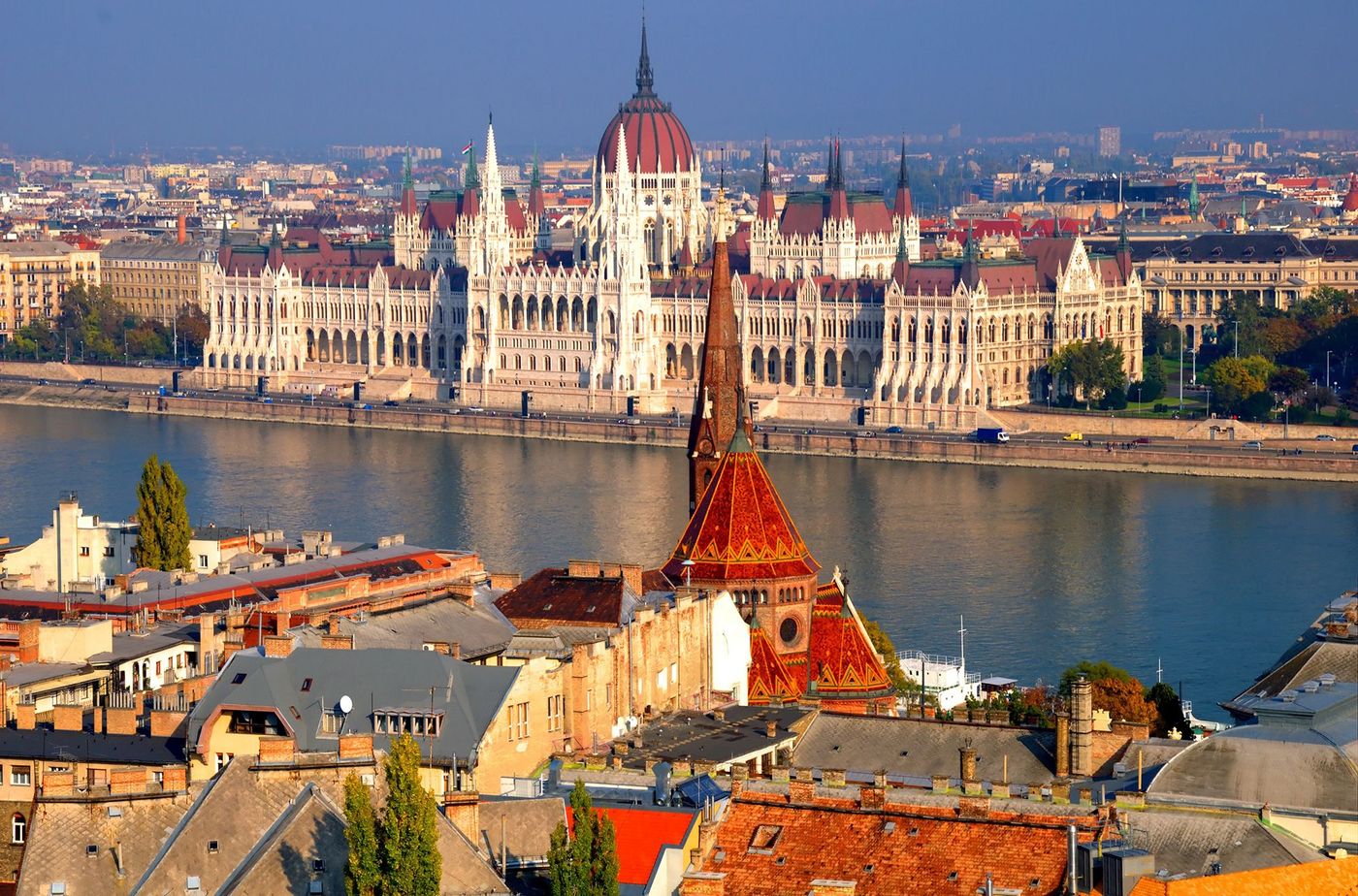 hongrie-budapest-parliament-building