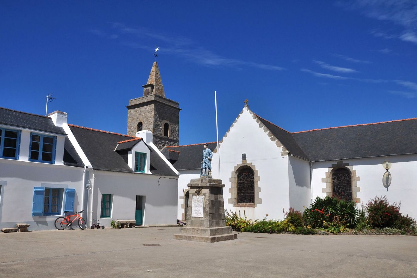 Houat Place de l'église