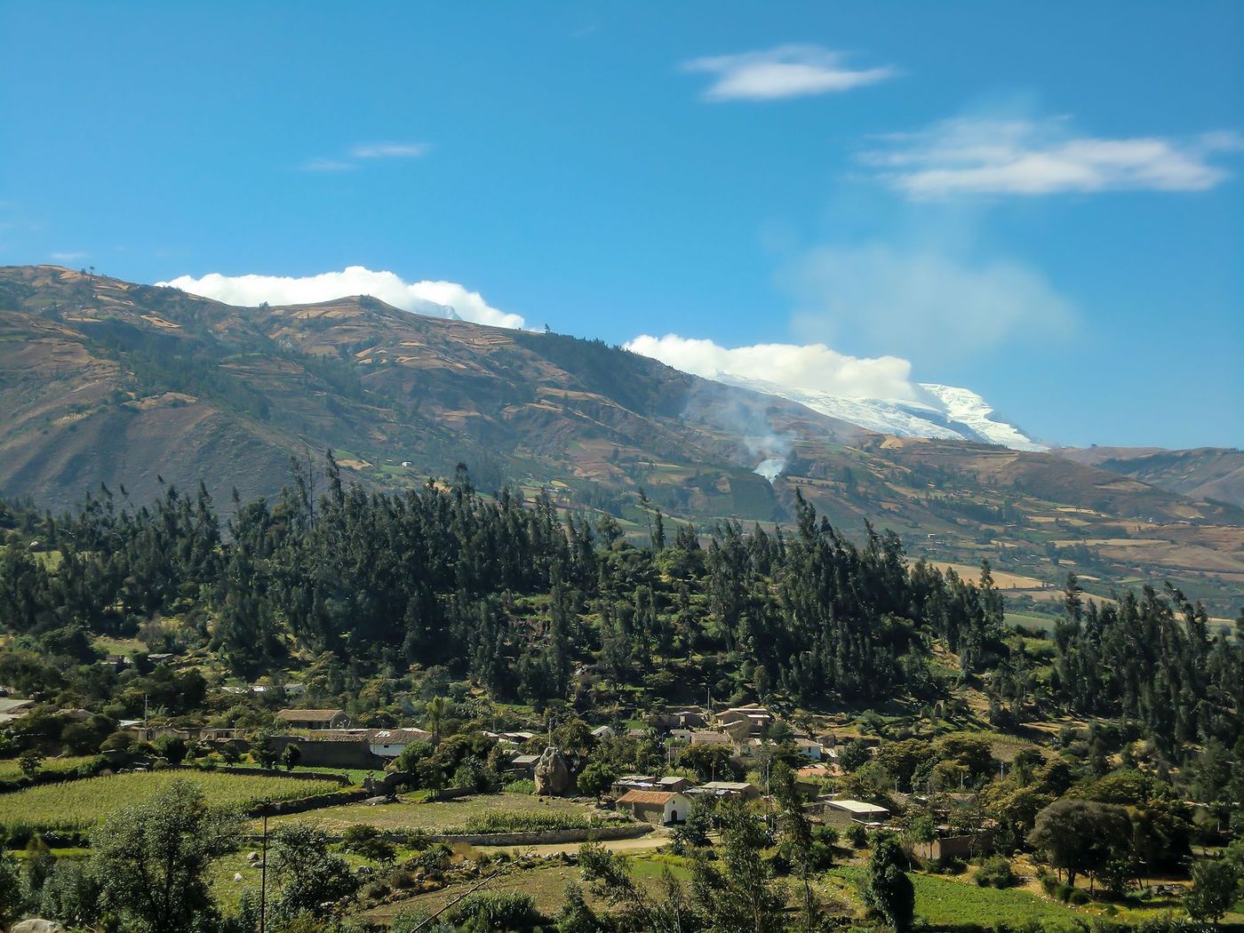 Paysage de maisons rustiques à Huaraz - Pérou