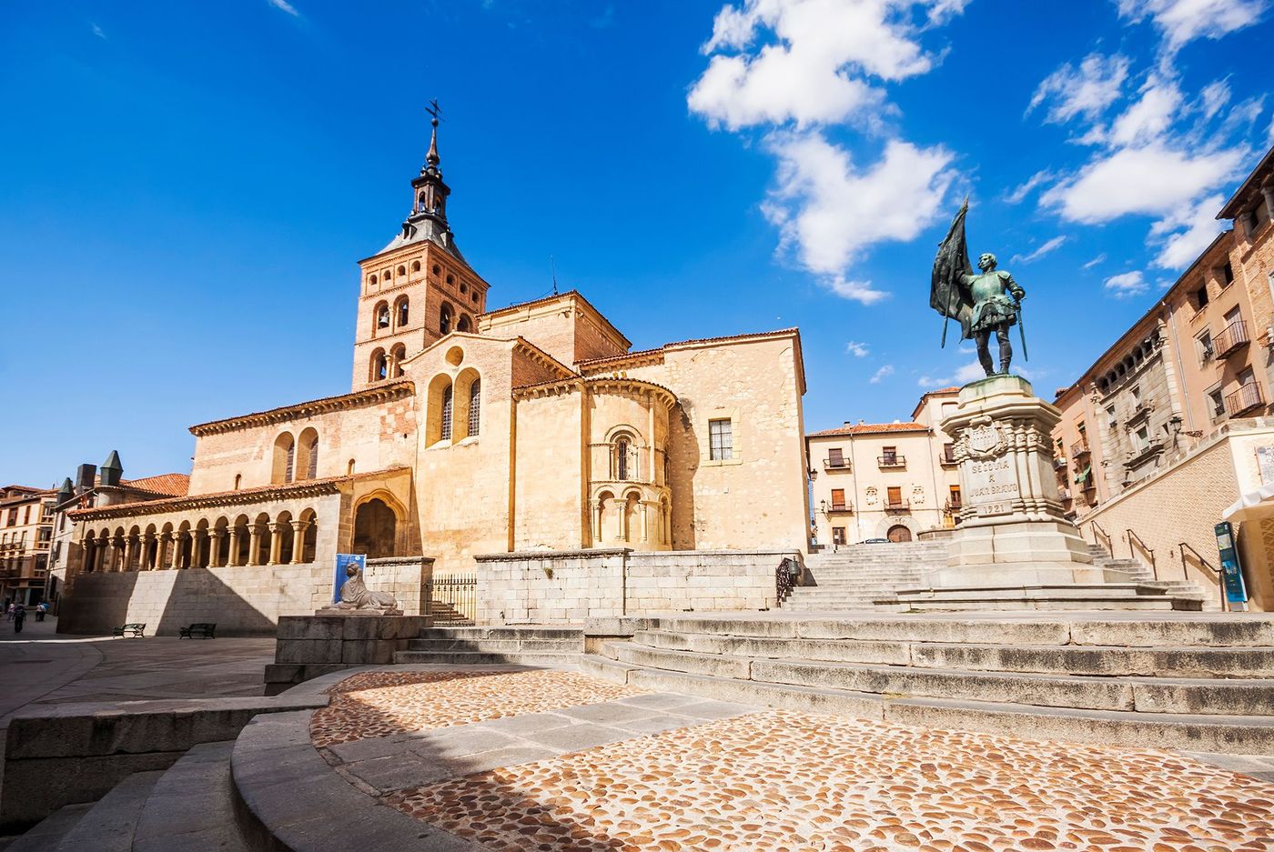 Iglesia de San Martín et place Medina Del Campo Ségovie