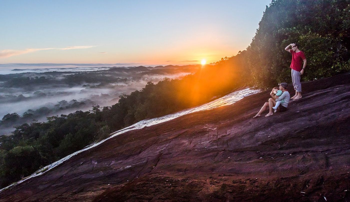Lever de soleil sur un inselberg
