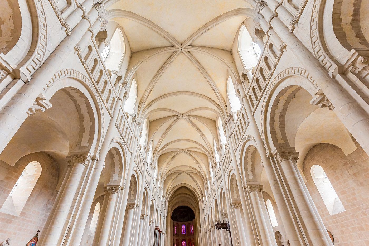 Intérieur de l'église abbatiale de la Trinité - Caen