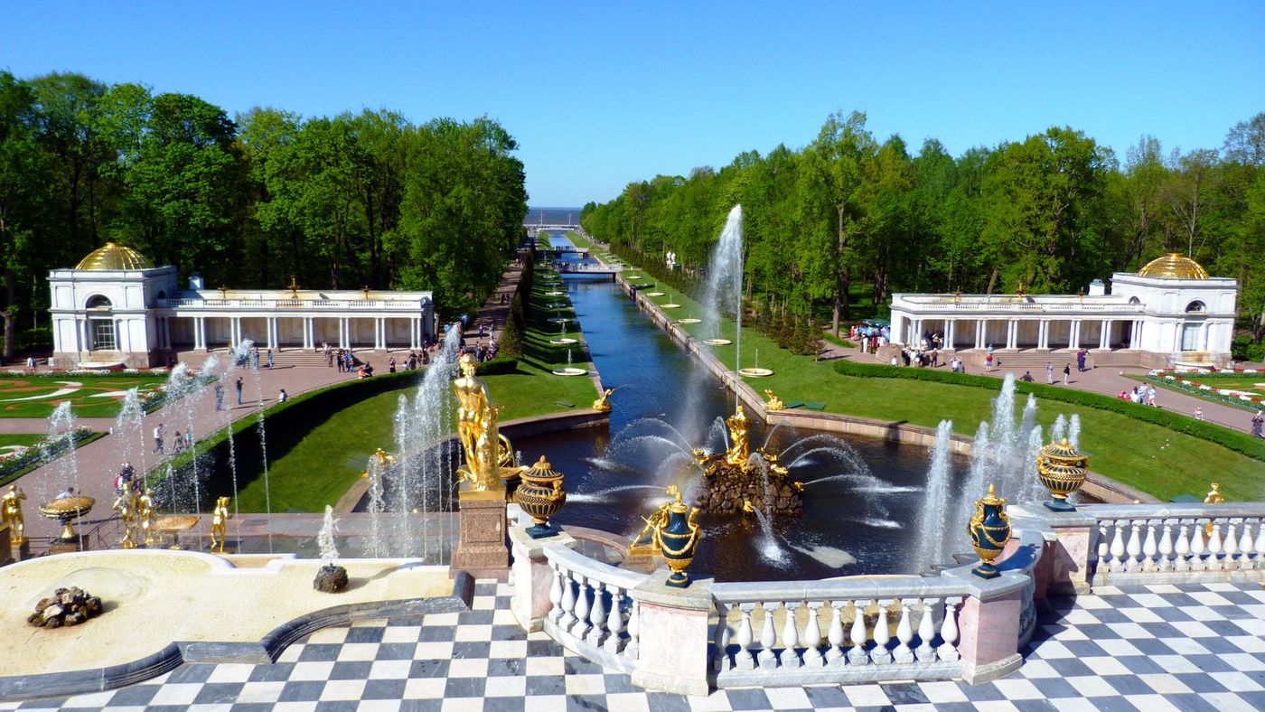 Jardin Château Peterhof Saint Petersbourg Russie