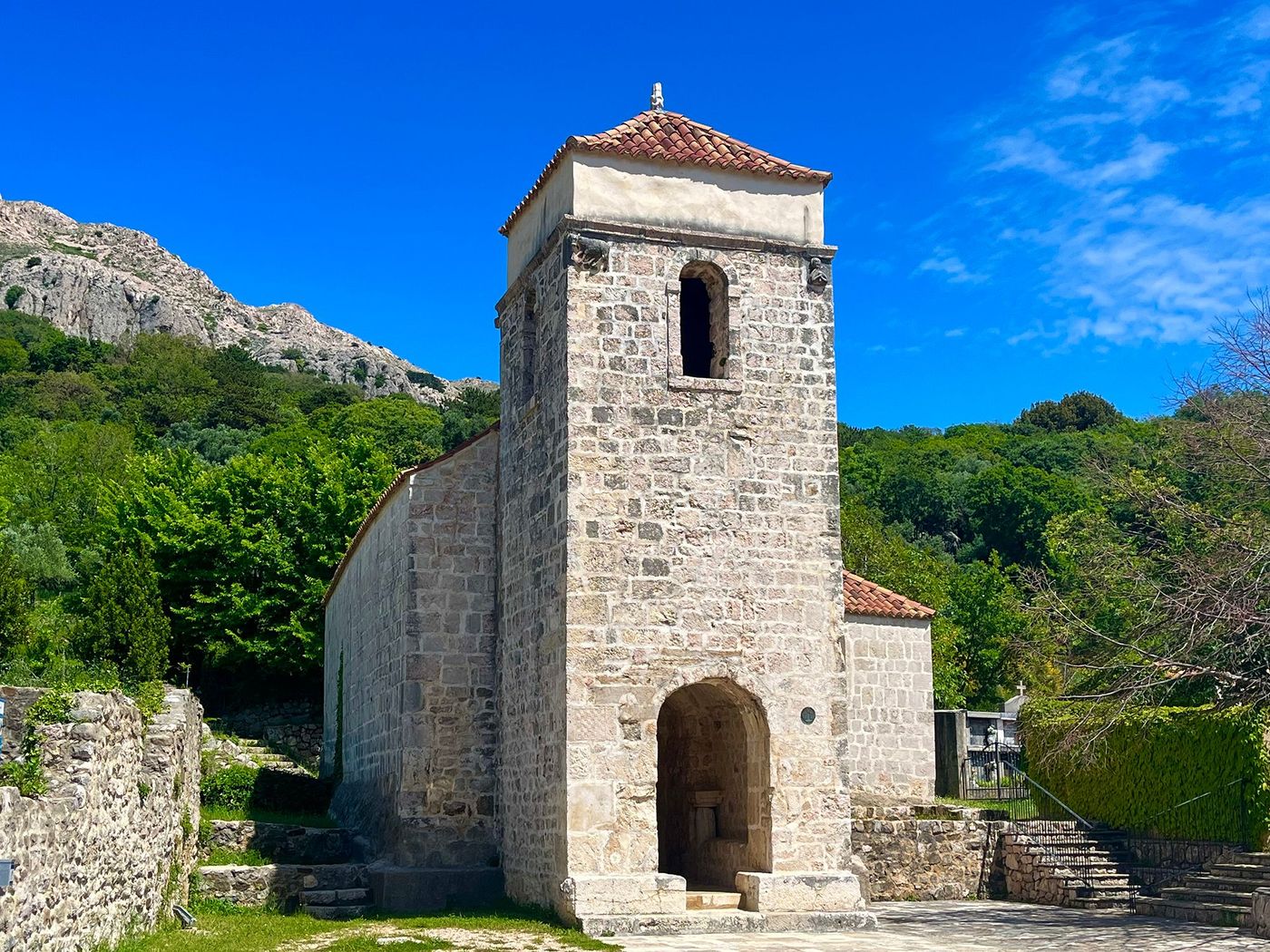 Jurandvor - église