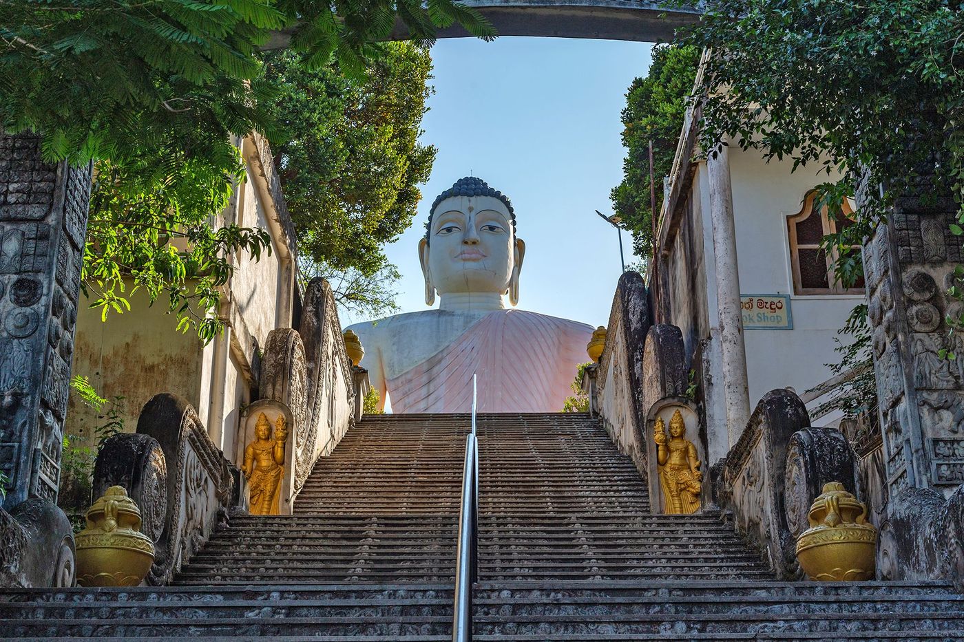 Kande Vihara - statue de bouddha