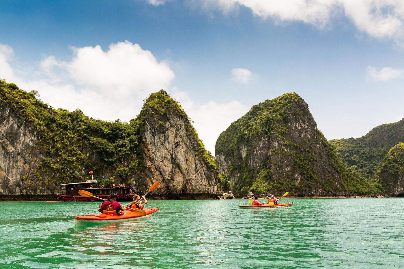 Kayak à la baie d’Ha Long