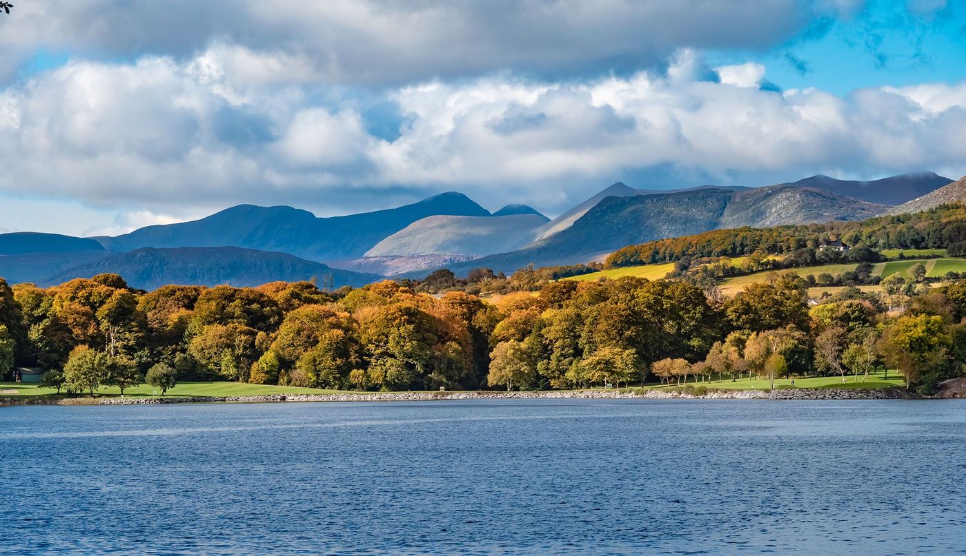 La baie de Kenmare depuis les chutes de Sheen, dans le comté de Kerry - Irlande