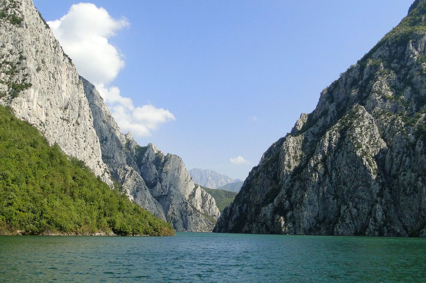 Albanie Lac de Koman