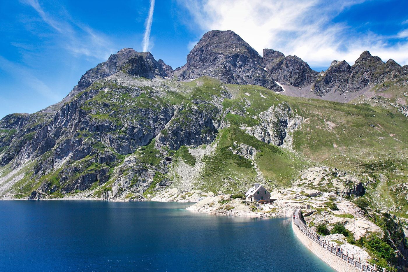 Lac et barrage d’Artouste