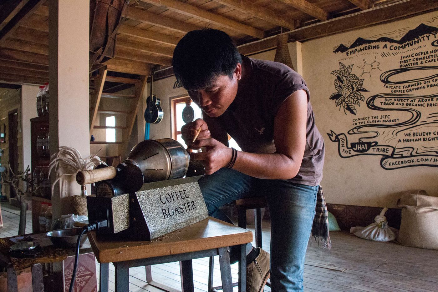 Laos Paksong, les barista de Zhai-JCFC à l’oeuvre