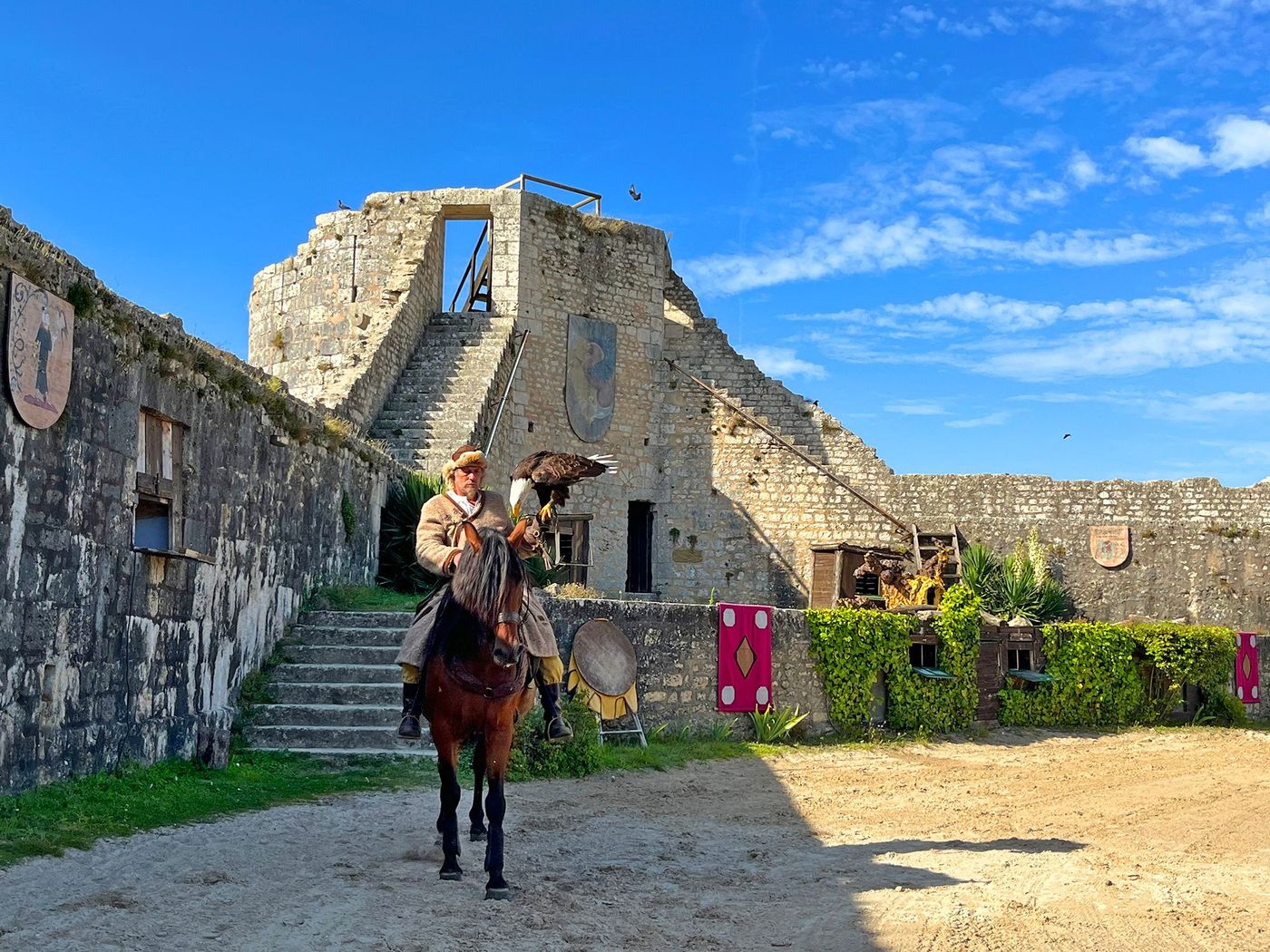 Les Aigles des Remparts