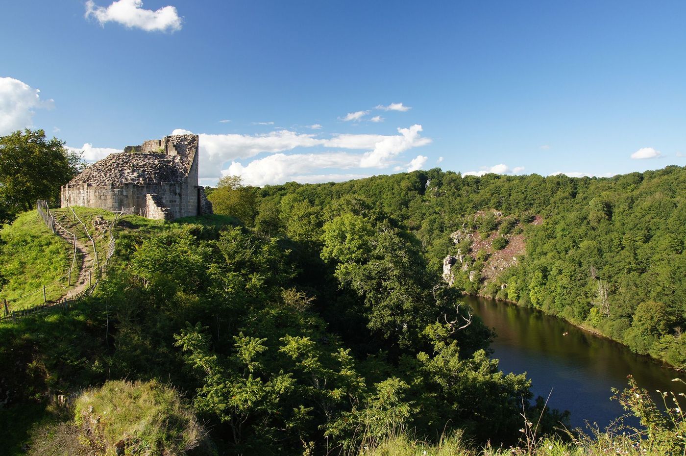 Limousin Creuse Ruines du Château de Crozant