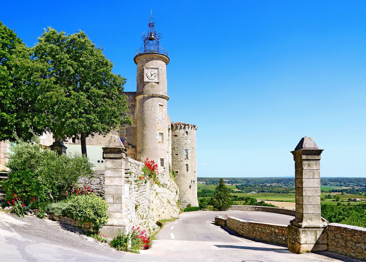 Lussan et son château