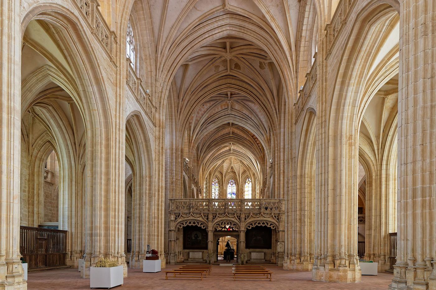 Monastère royal de Bro - intérieur de l'église