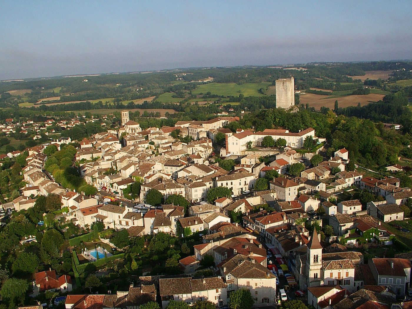Montcuq Commune Burlesque