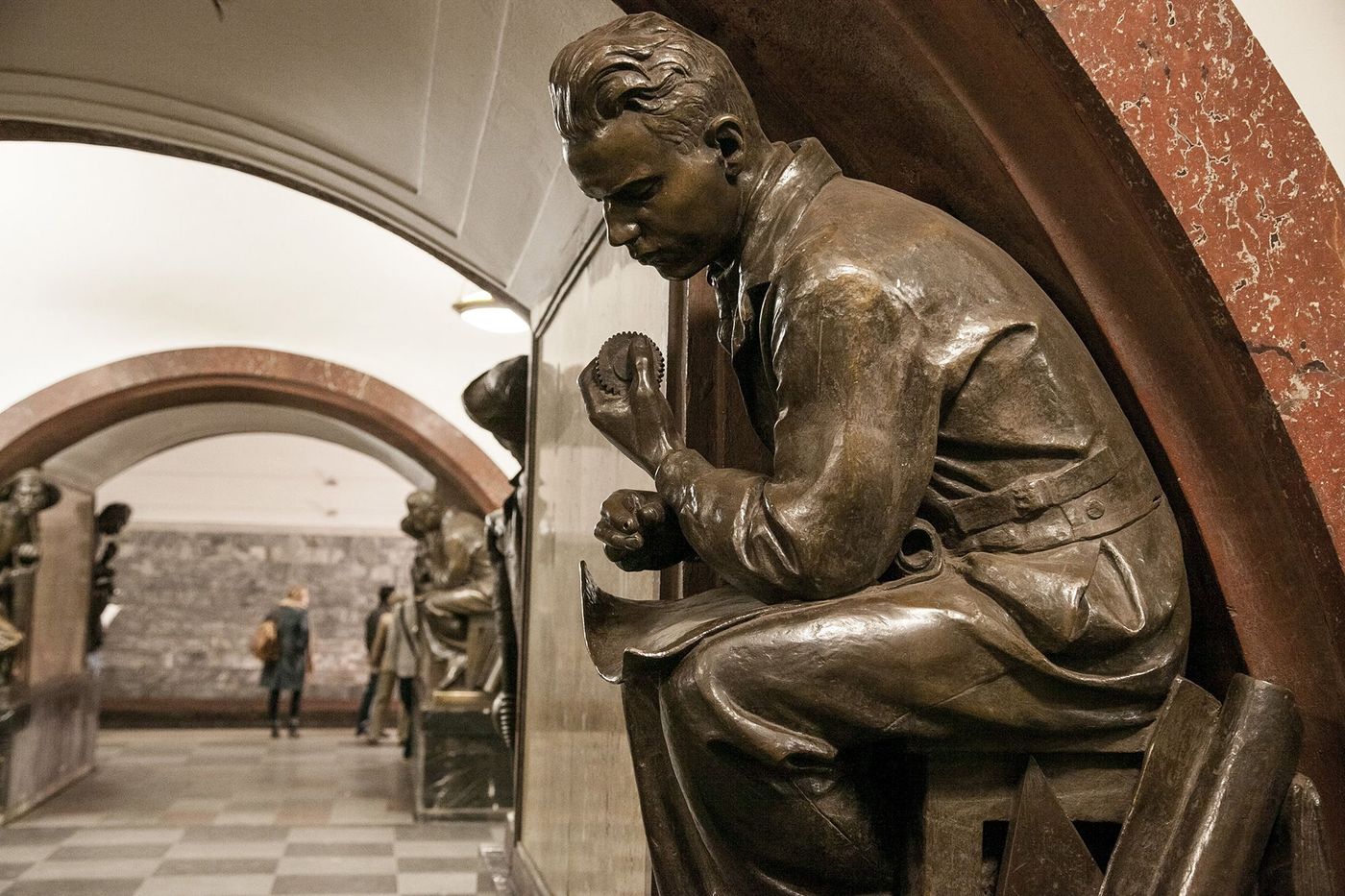 Moscou Métro Ploshchad Revolyutsii