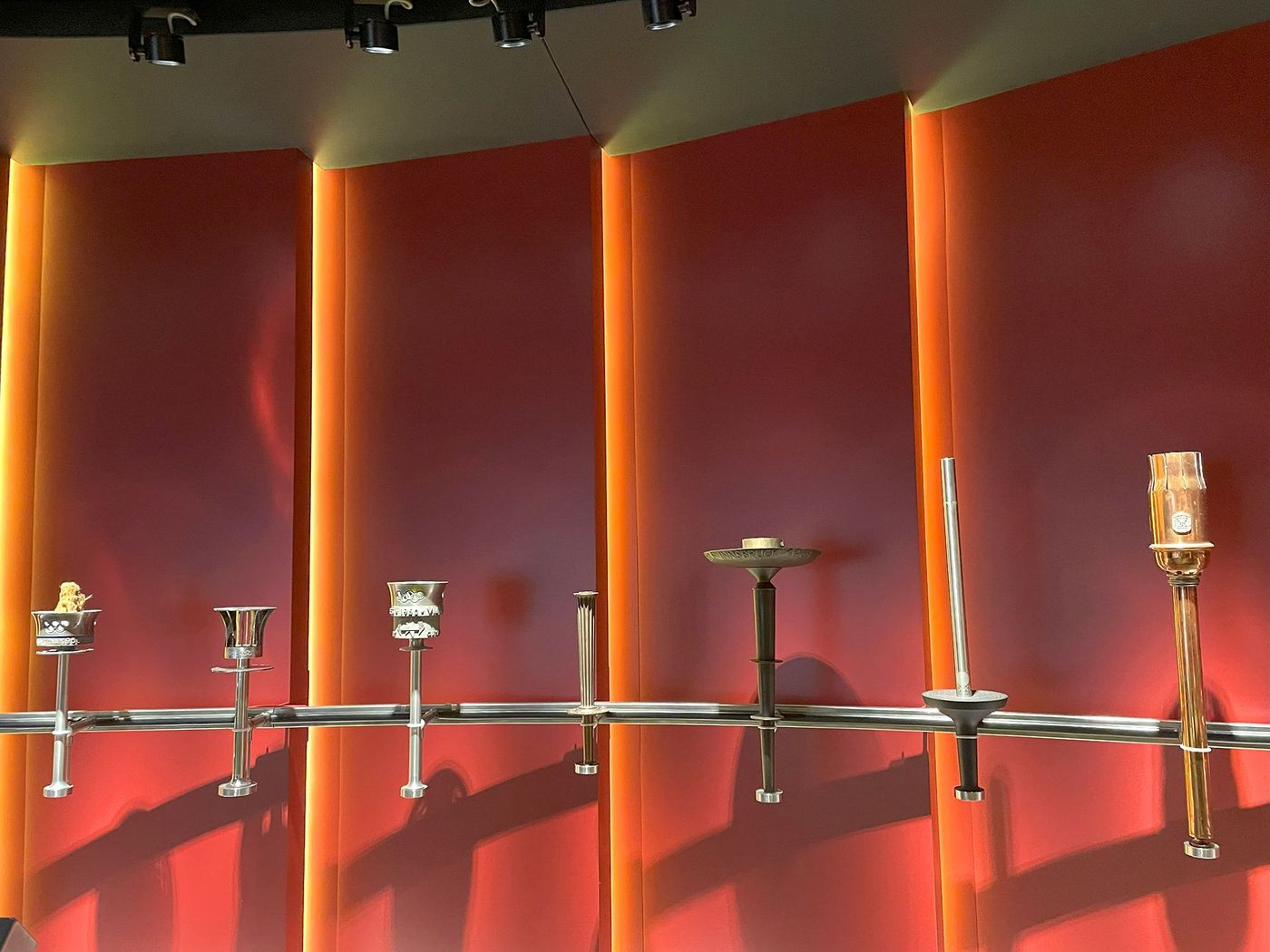 Musée olympique - torches olympiques