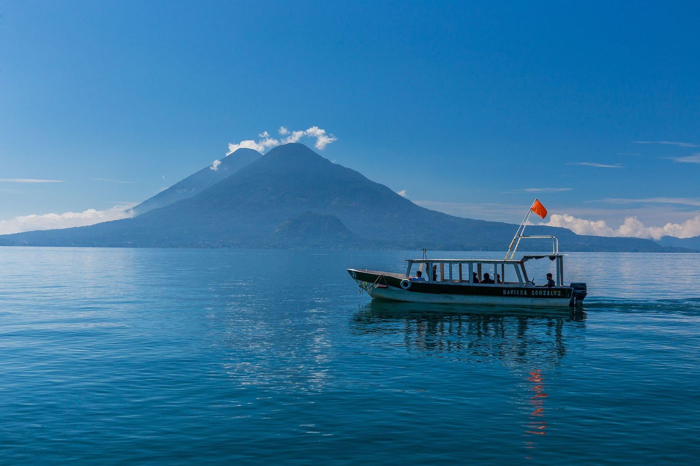 Navigation au matin - lac Atitlán