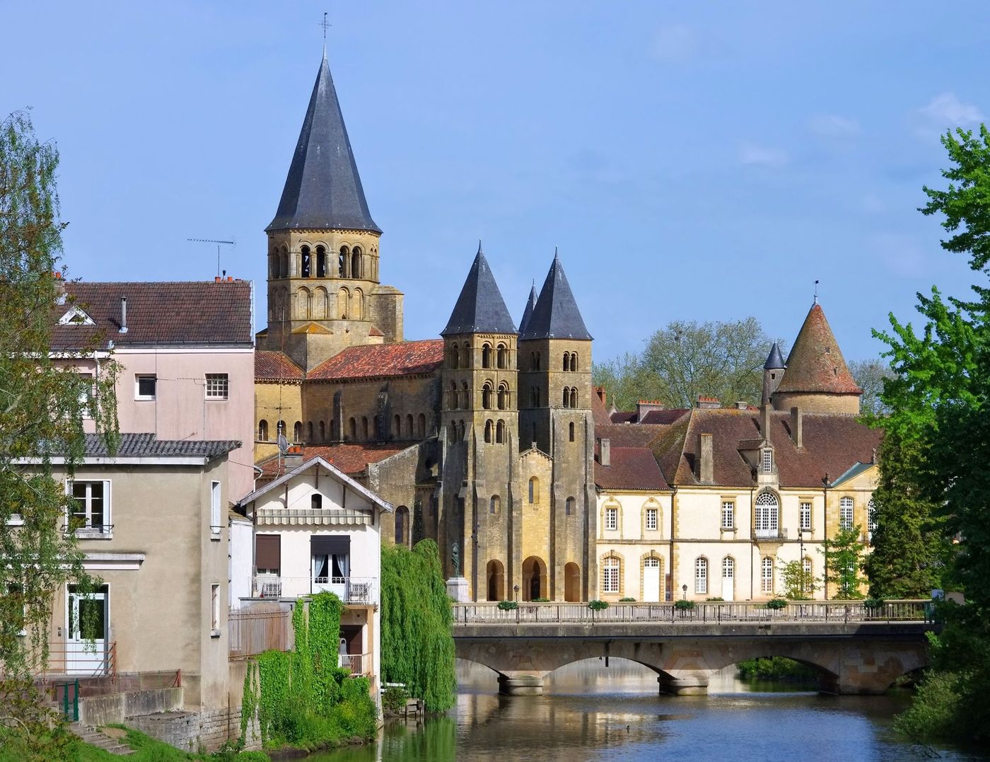 Paray Le Monial Village Centre