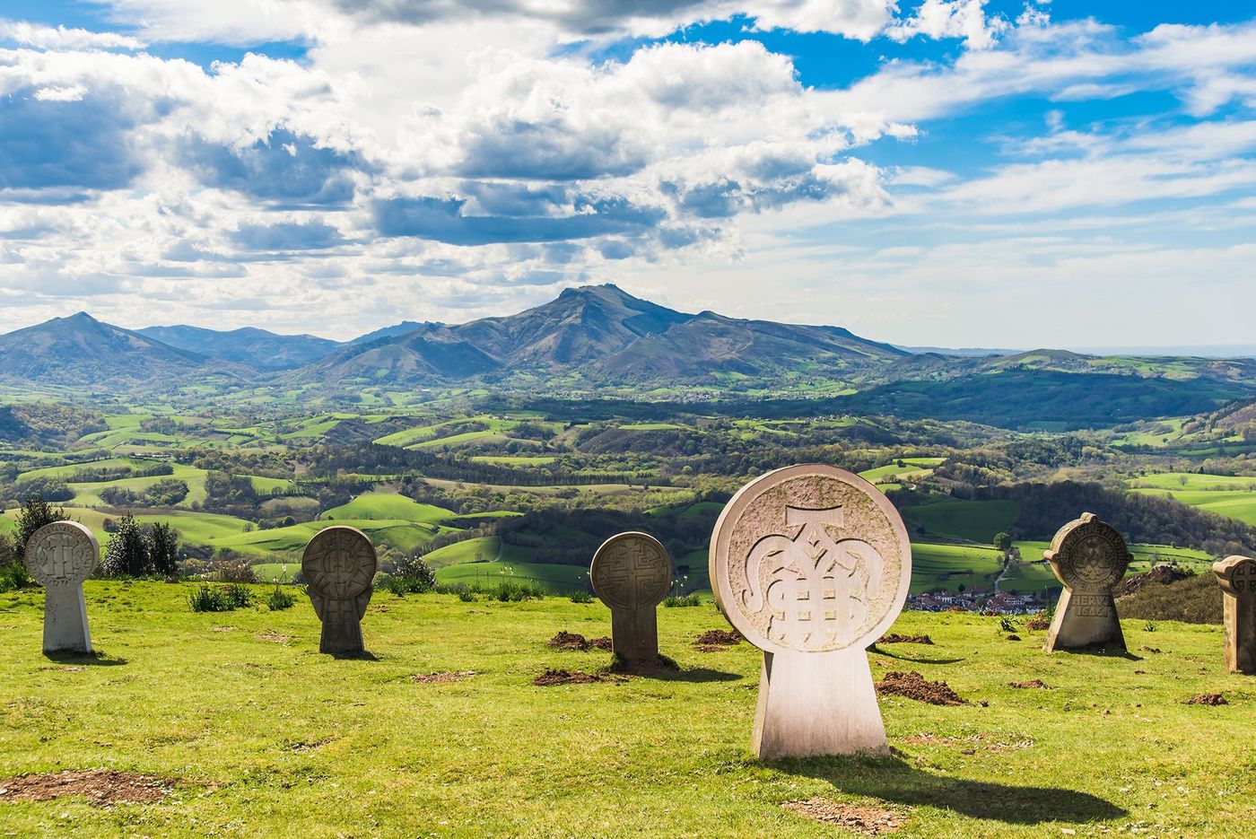 Pays Basque Ainhoa Stèles discoïdales