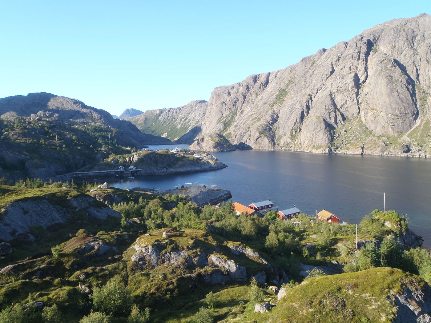 Vue depuis les collines de Nusfjord
