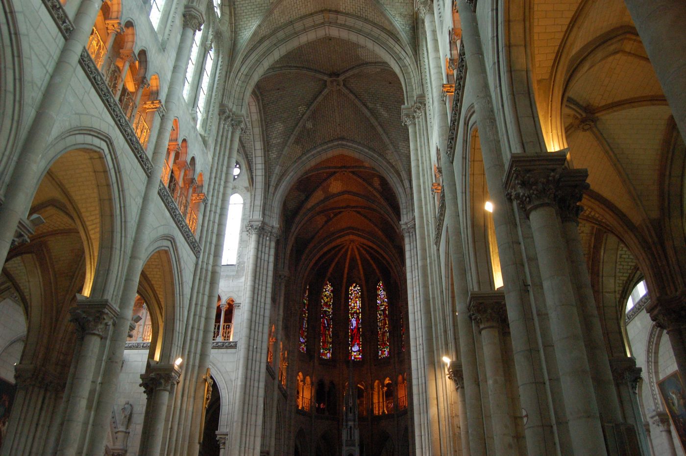 Intérieur de la Basilique Saint Nicolas