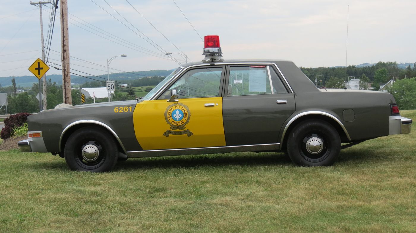 Ancienne auto ( 1986 ) de police à Price