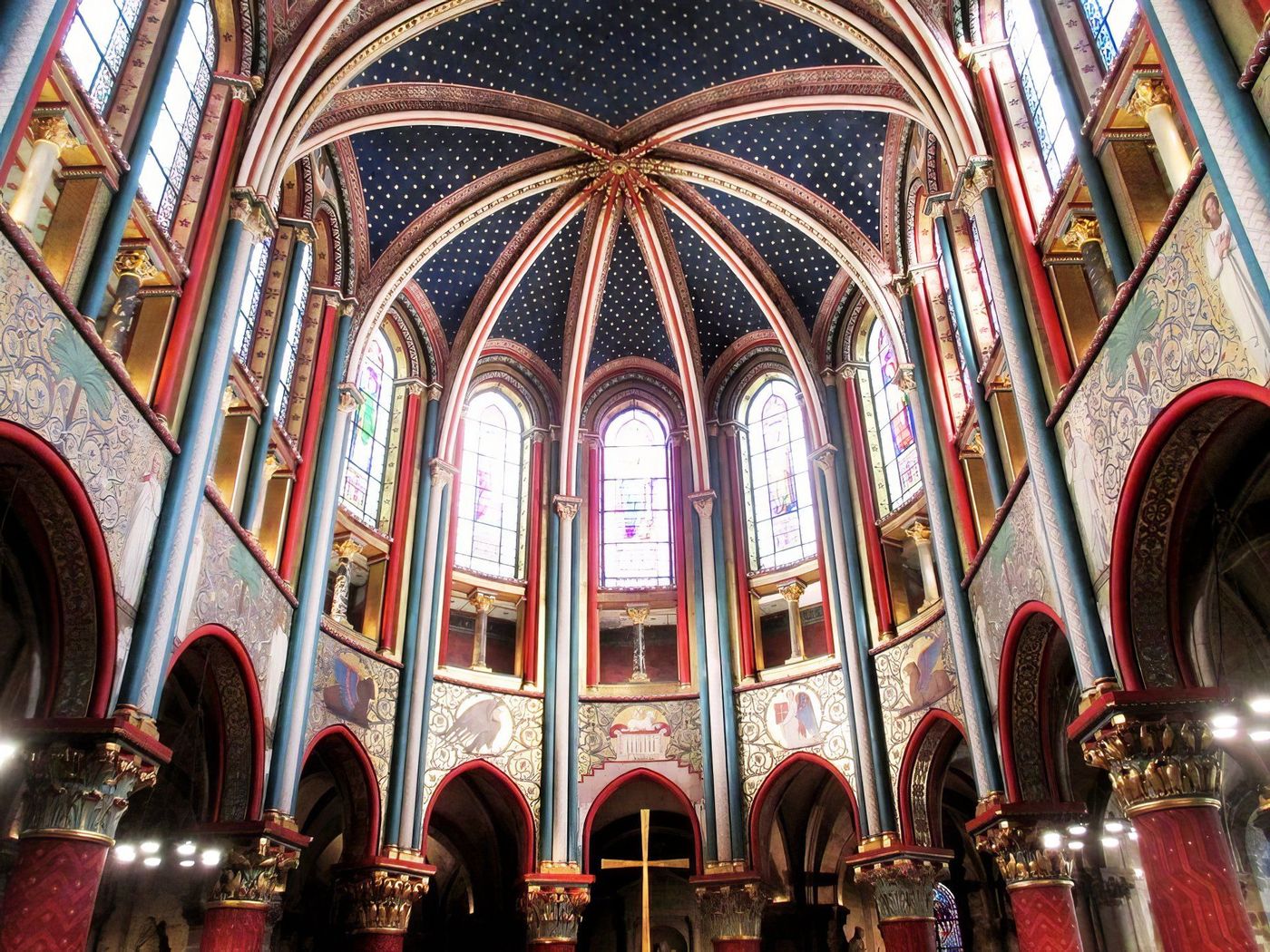 Au cœur de l' église Saint Germain des Prés