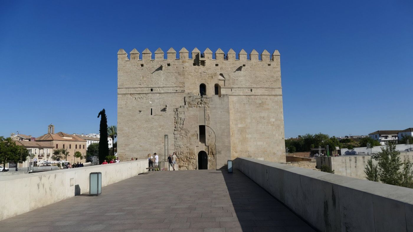 La tour de la Calahorra, époque médiévale