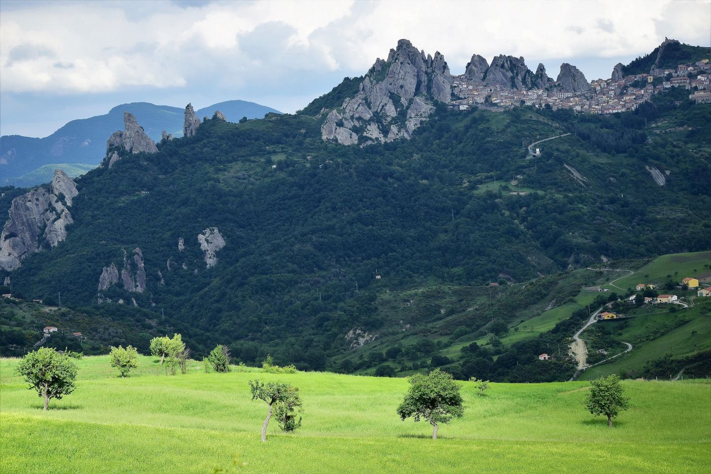 Les montagnes entre Castelmezzano et Pietrapertosa