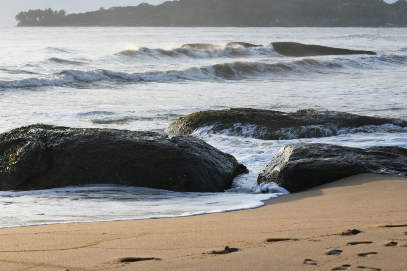 Et de vagues rochers